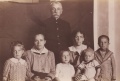 1919-Titschkowski-Carl-mit-Kindern.jpg